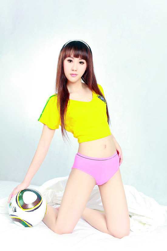 最全长发刘海清纯足球少女壁纸