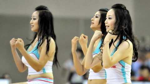 精选忘情热舞祝男篮的篮球美女图册