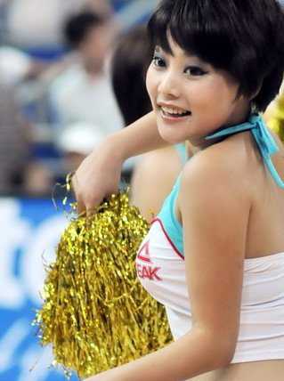 精选忘情热舞祝男篮的篮球美女图册