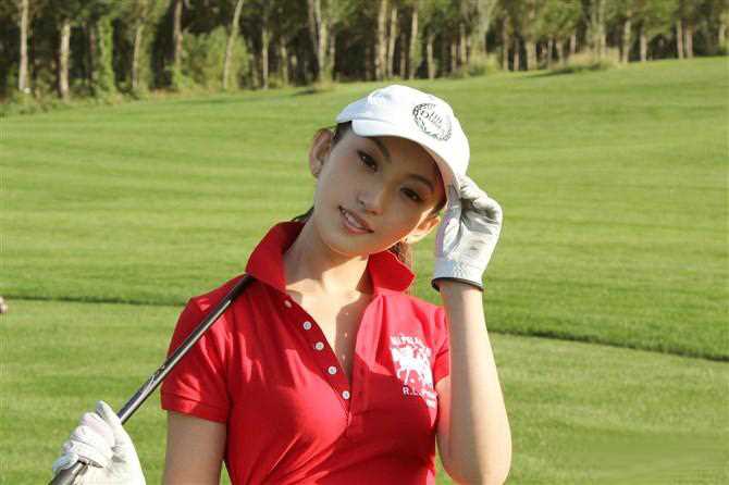 特别专辑户外的性感高尔夫美女图片