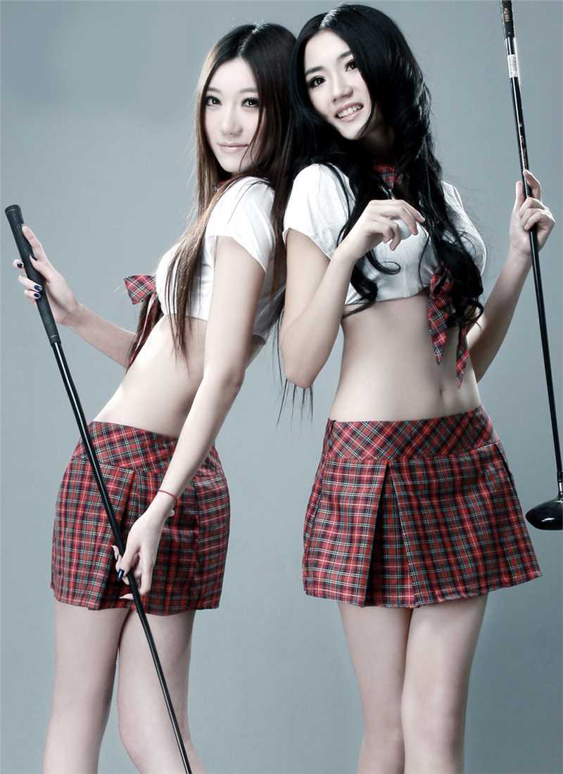 高清孔燕松孔瑶竹牵手高球之长腿美女图集