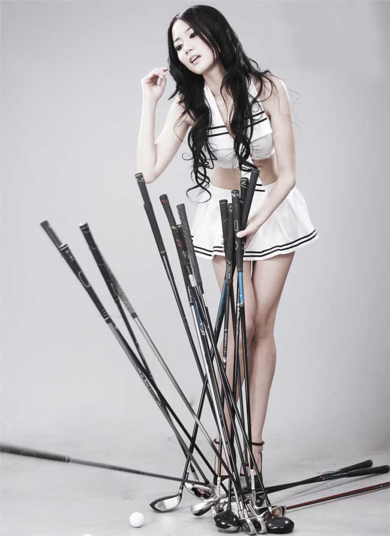 高清孔燕松孔瑶竹牵手高球之长腿美女图集