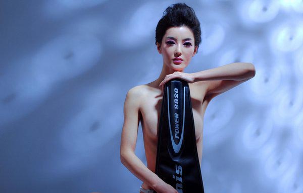 高清成龙绯闻儿媳真空上阵,化身羽球宝贝出镜图册