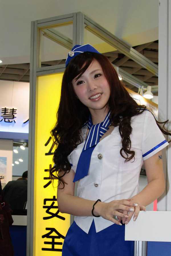 最新嫩模陈思颖制服可爱迷人壁纸