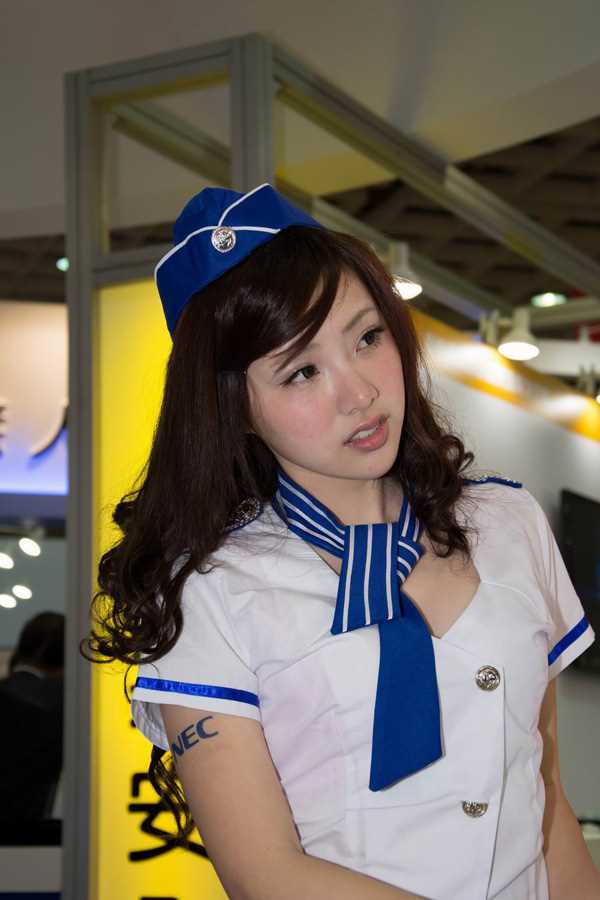 最新嫩模陈思颖制服可爱迷人壁纸