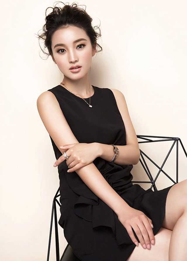 优质模特张念恩百变美cry了相册