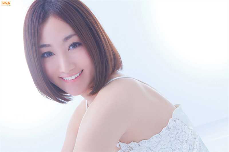 特别专辑短发日本女友吉永実夏私房照图片