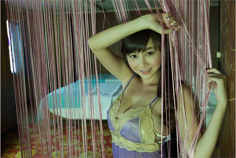 高清一身泡泡美女杉原杏璃图集