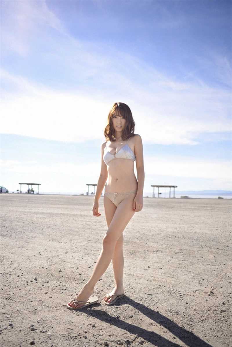 荒郊野外美女山本梓