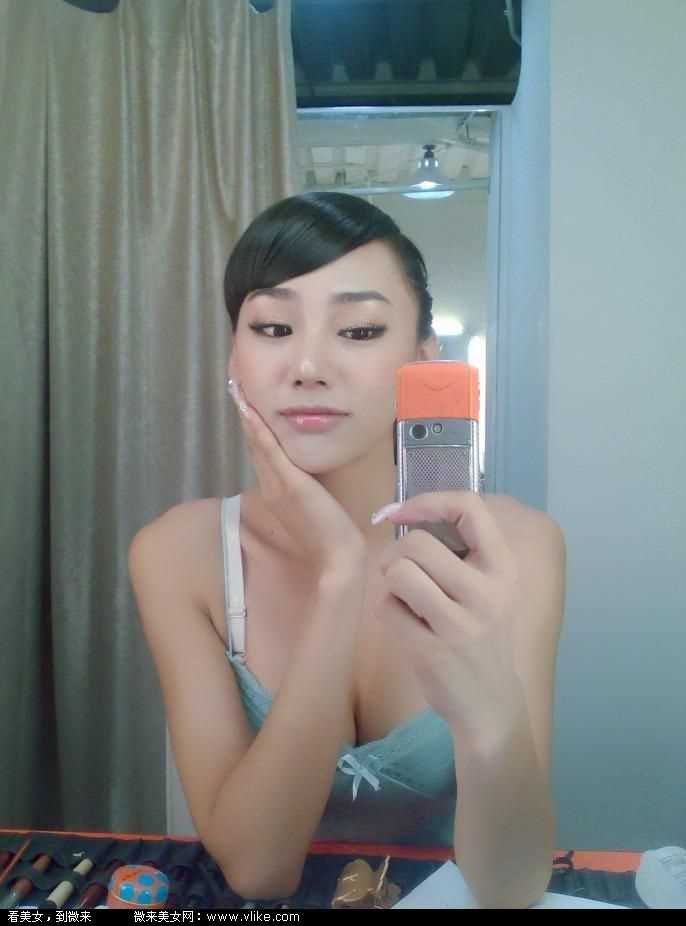 特别专辑山东美女金美辛深V沟图片