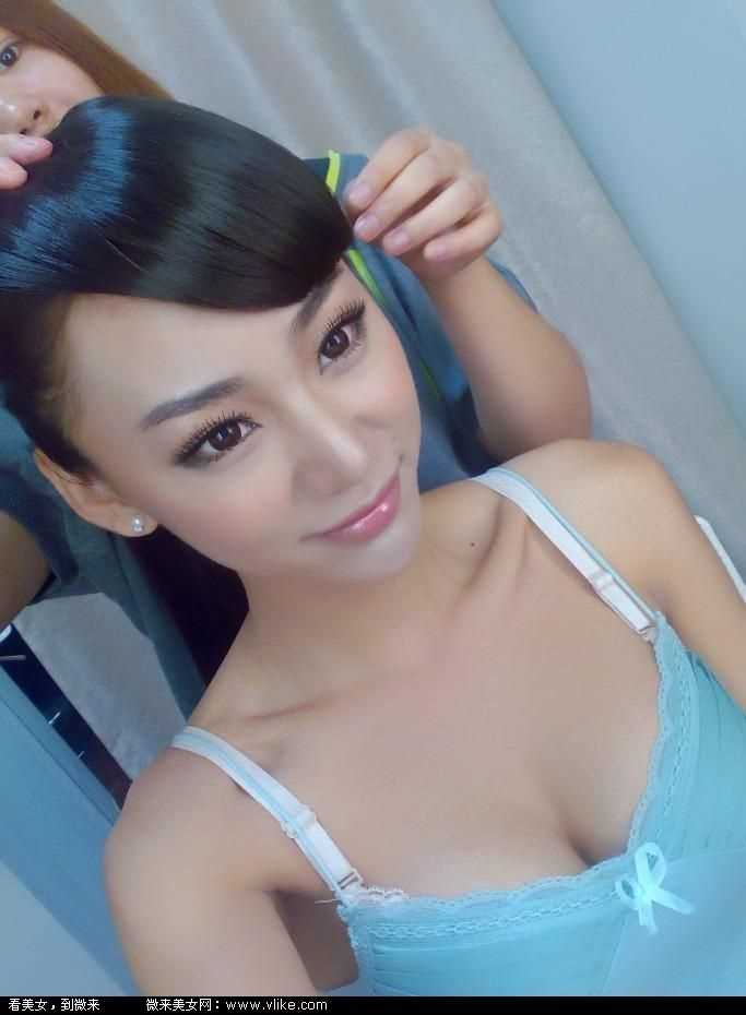 特别专辑山东美女金美辛深V沟图片