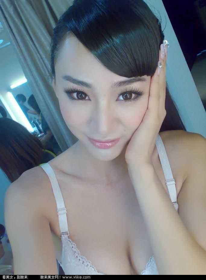 特别专辑山东美女金美辛深V沟图片