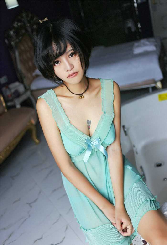 优质浴室一抹绿色的小性感相册