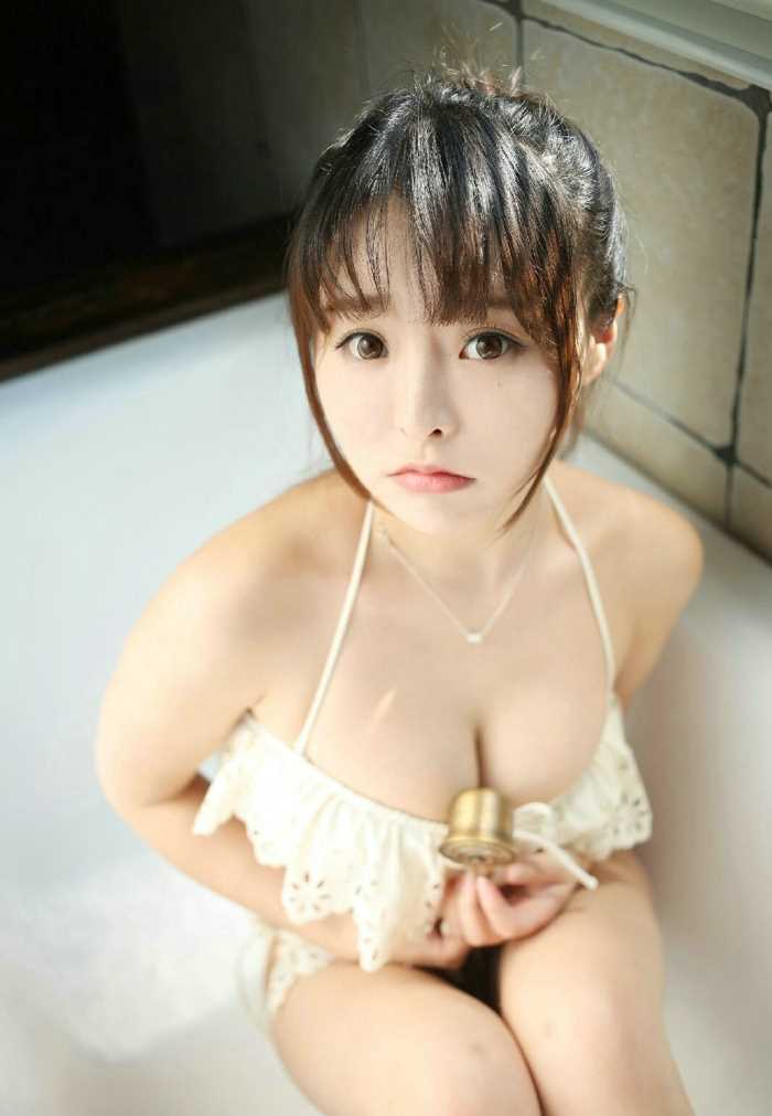 最全白皙妹子的花边内衣私房壁纸