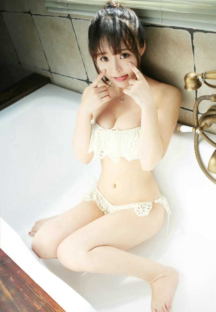 最全白皙妹子的花边内衣私房壁纸