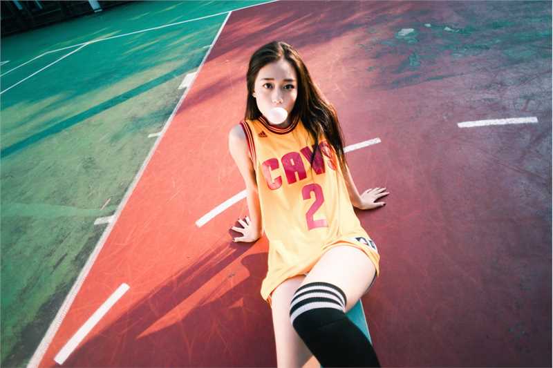 优质台湾长发美女利善榛Cindy变身篮球宝贝图片