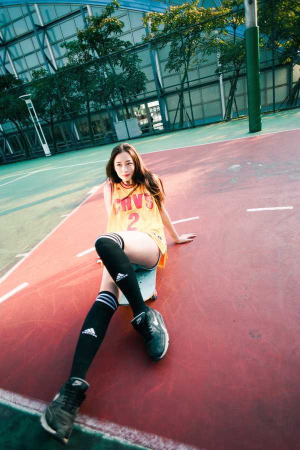 优质台湾长发美女利善榛Cindy变身篮球宝贝图片