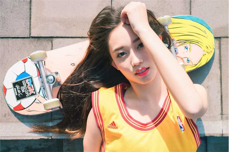 优质台湾长发美女利善榛Cindy变身篮球宝贝图片