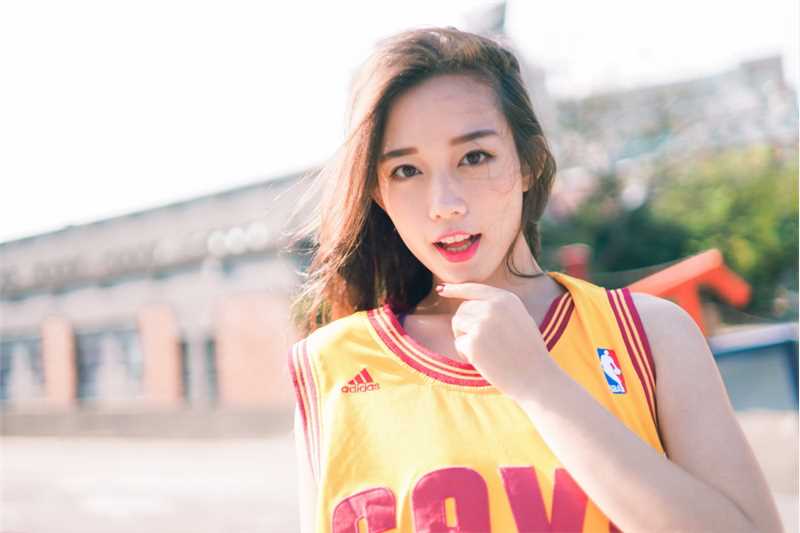 优质台湾长发美女利善榛Cindy变身篮球宝贝图片