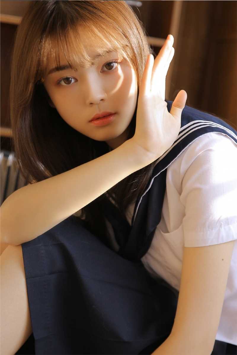特别专辑清纯美女模特制服短裙小清新秀色可餐私房写真图片