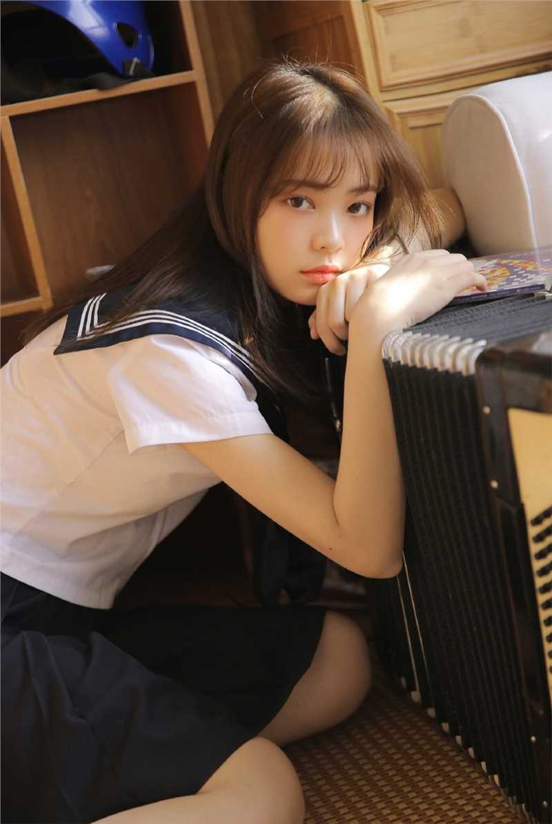 特别专辑清纯美女模特制服短裙小清新秀色可餐私房写真图片