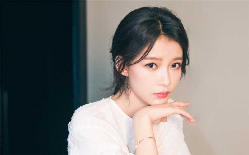 最新知性美女孙怡养眼清纯白皙甜美明星高清壁纸壁纸