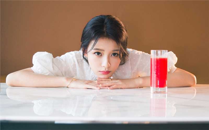 最新知性美女孙怡养眼清纯白皙甜美明星高清壁纸壁纸