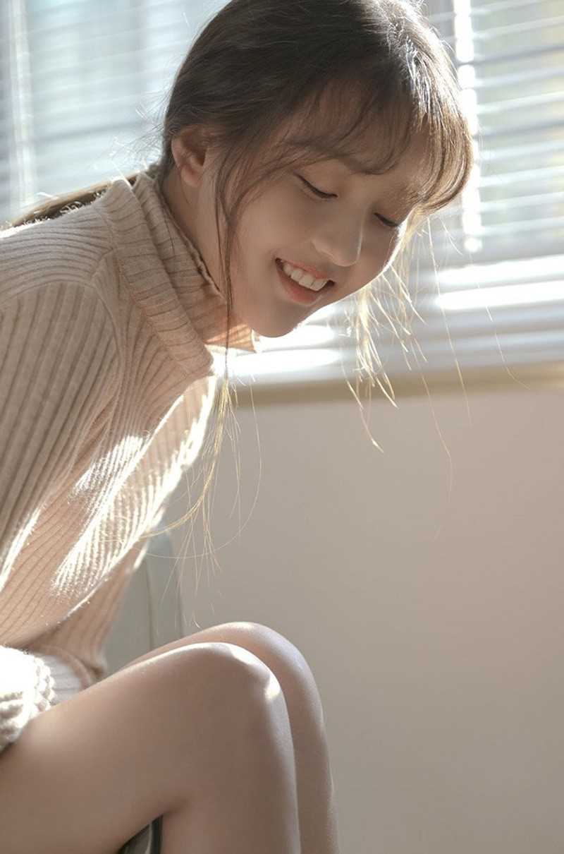 精选阳光小美女气质纤尘不染清纯唯美女生照片图册