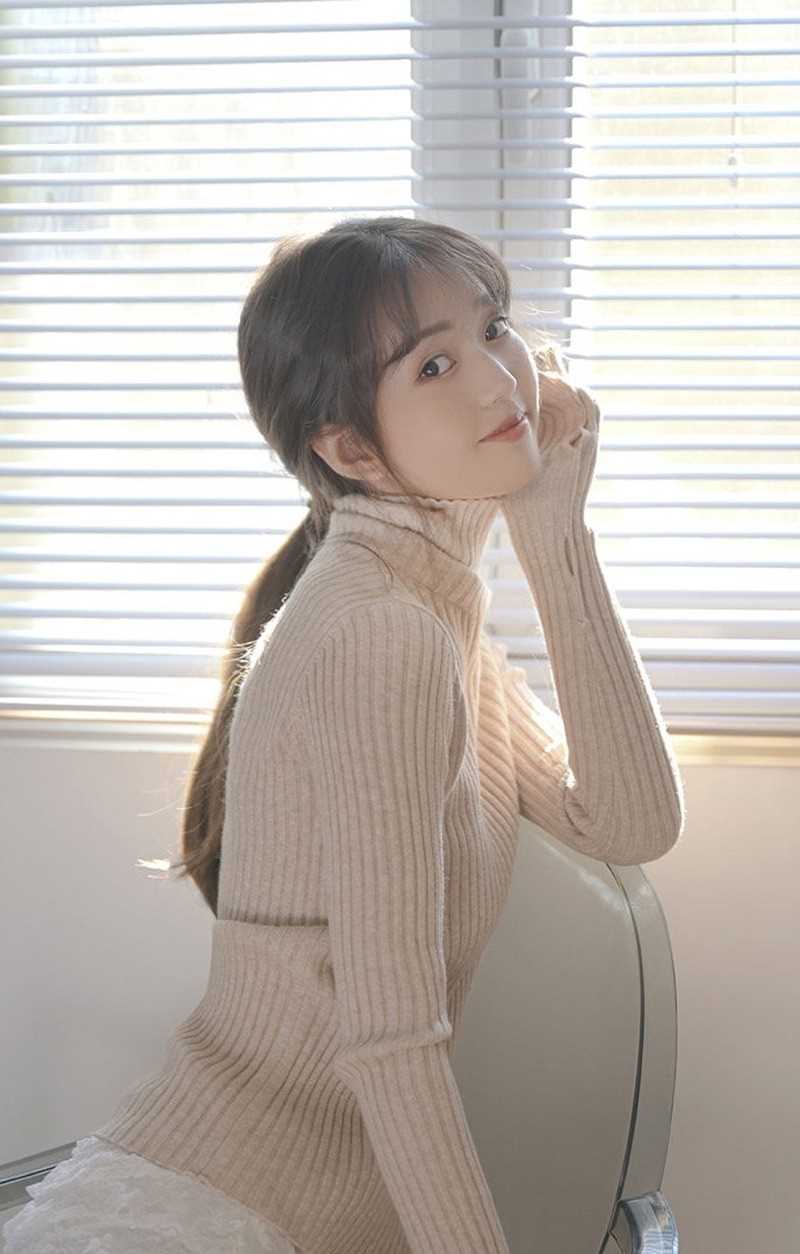 精选阳光小美女气质纤尘不染清纯唯美女生照片图册