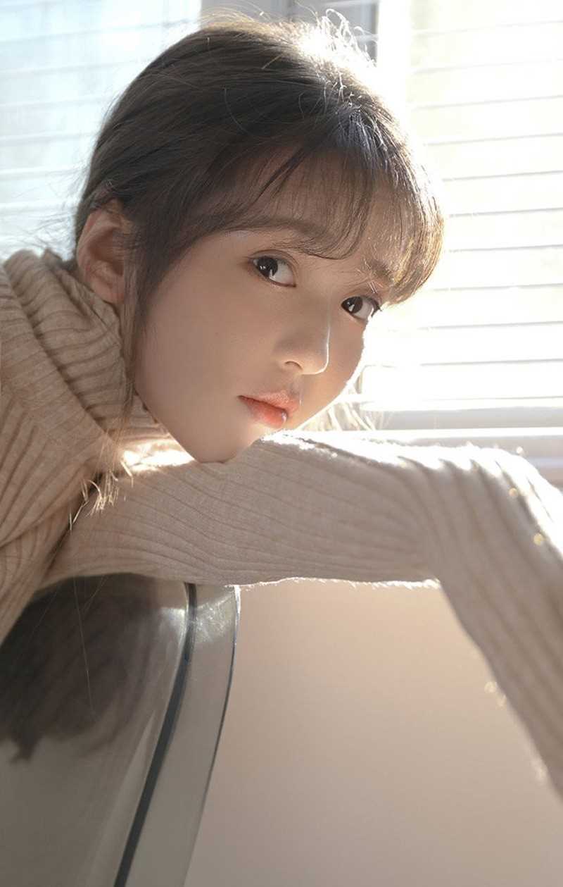 精选阳光小美女气质纤尘不染清纯唯美女生照片图册