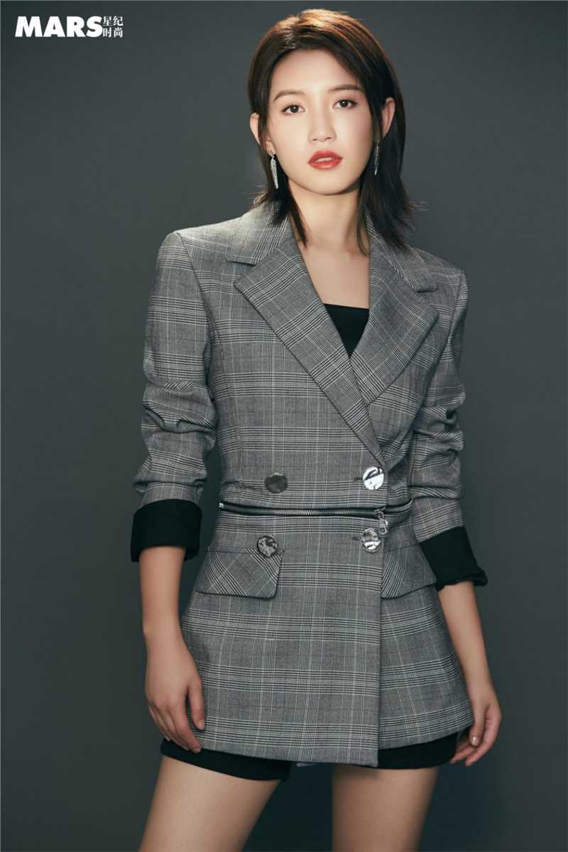 最新西装美女苏青淡雅脱俗氧气女神清纯养眼图片壁纸