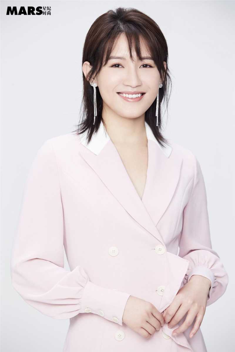 最新西装美女苏青淡雅脱俗氧气女神清纯养眼图片壁纸