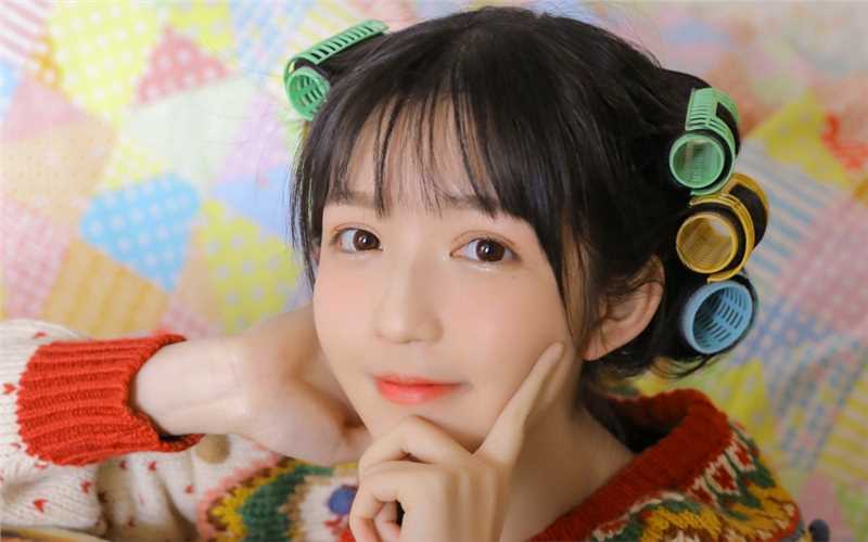 精选爱打扮的清纯童颜美少女居家氧气可爱圆脸图片图册