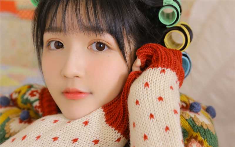 精选爱打扮的清纯童颜美少女居家氧气可爱圆脸图片图册
