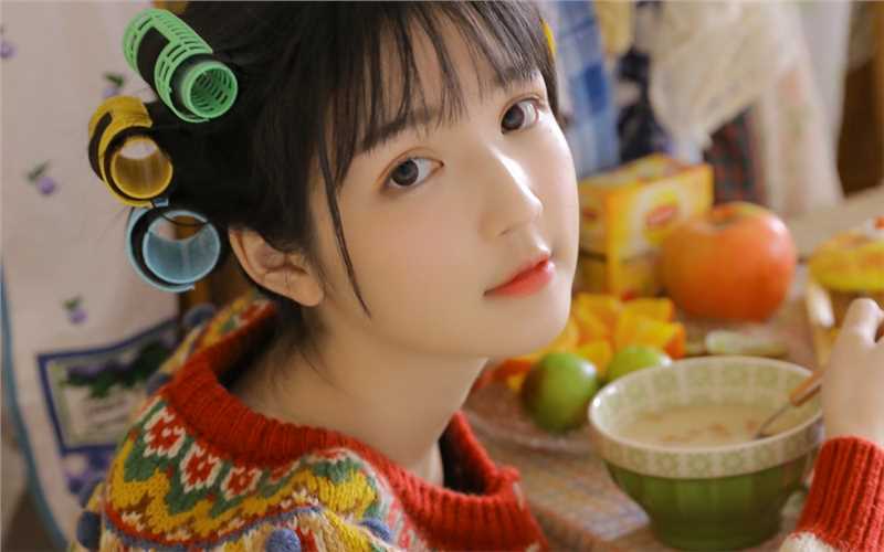 精选爱打扮的清纯童颜美少女居家氧气可爱圆脸图片图册