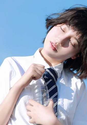 精选爱打扮的清纯童颜美少女居家氧气可爱圆脸图片图册