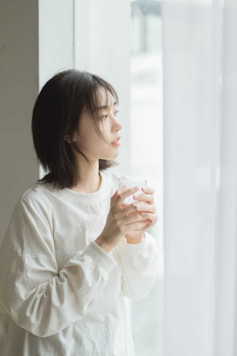 精选小清新气质短发美女居家浪漫怡静迷人清纯图片图册