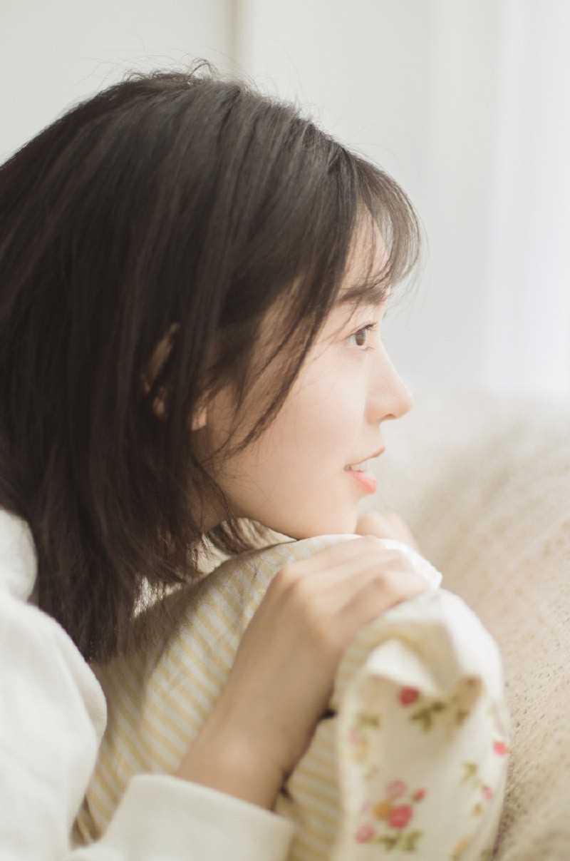 精选小清新气质短发美女居家浪漫怡静迷人清纯图片图册