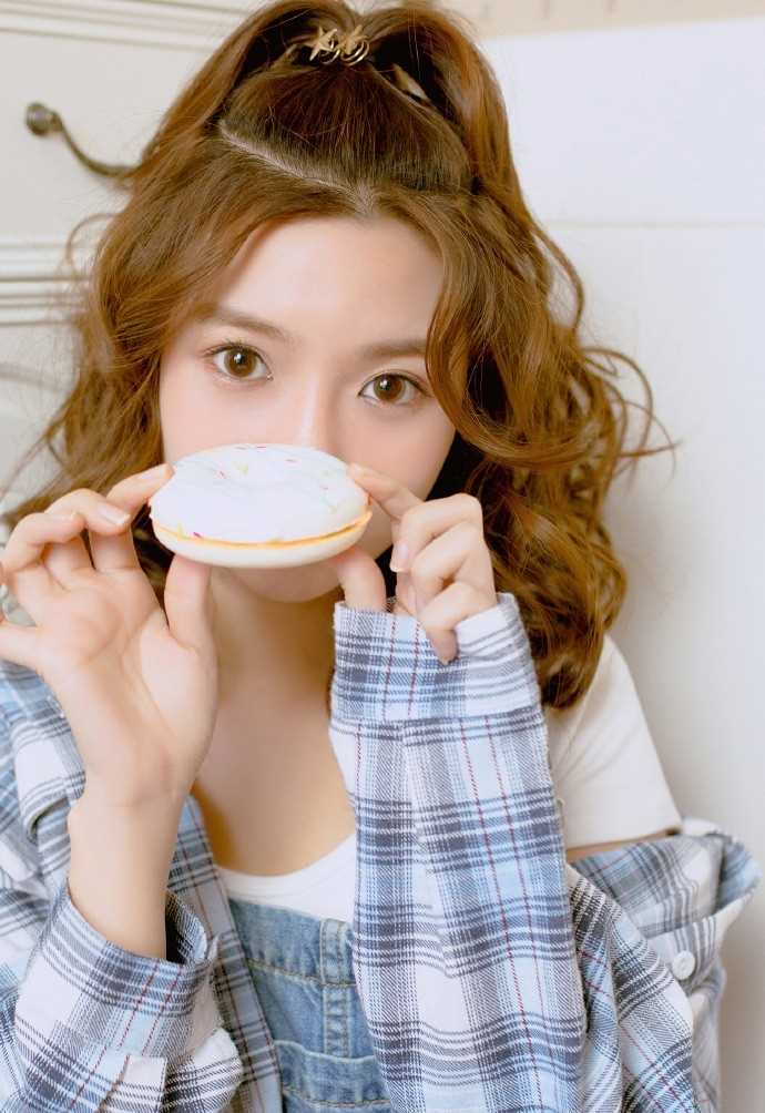 特别专辑活泼俏皮美女个性可爱丸子头清纯甜美图片