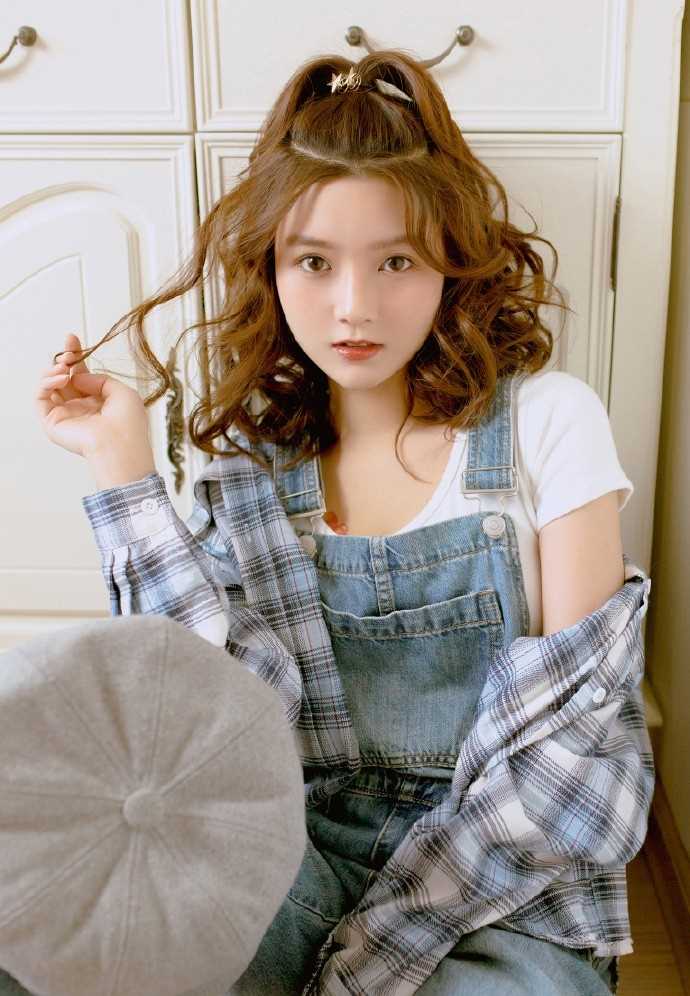 特别专辑活泼俏皮美女个性可爱丸子头清纯甜美图片