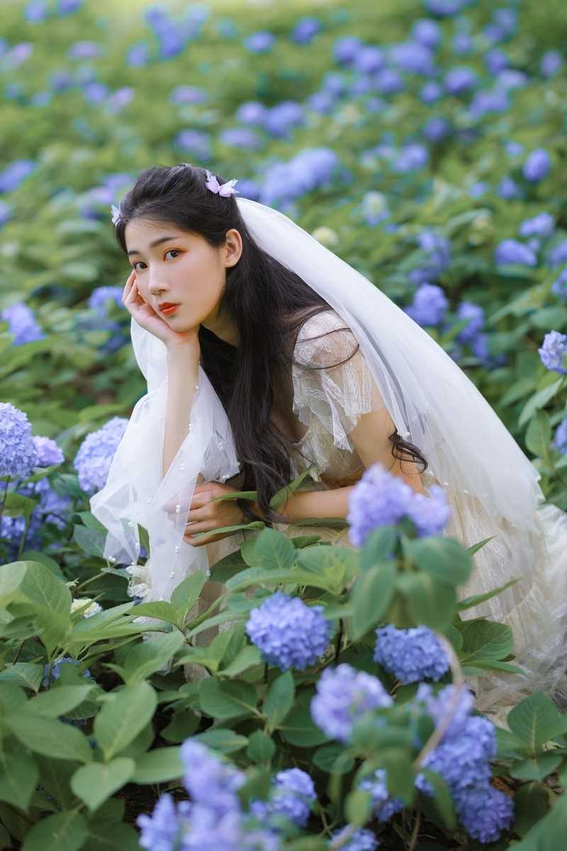 优质治愈清纯养眼的婚纱白裙美女蕾丝花海唯美浪漫相册