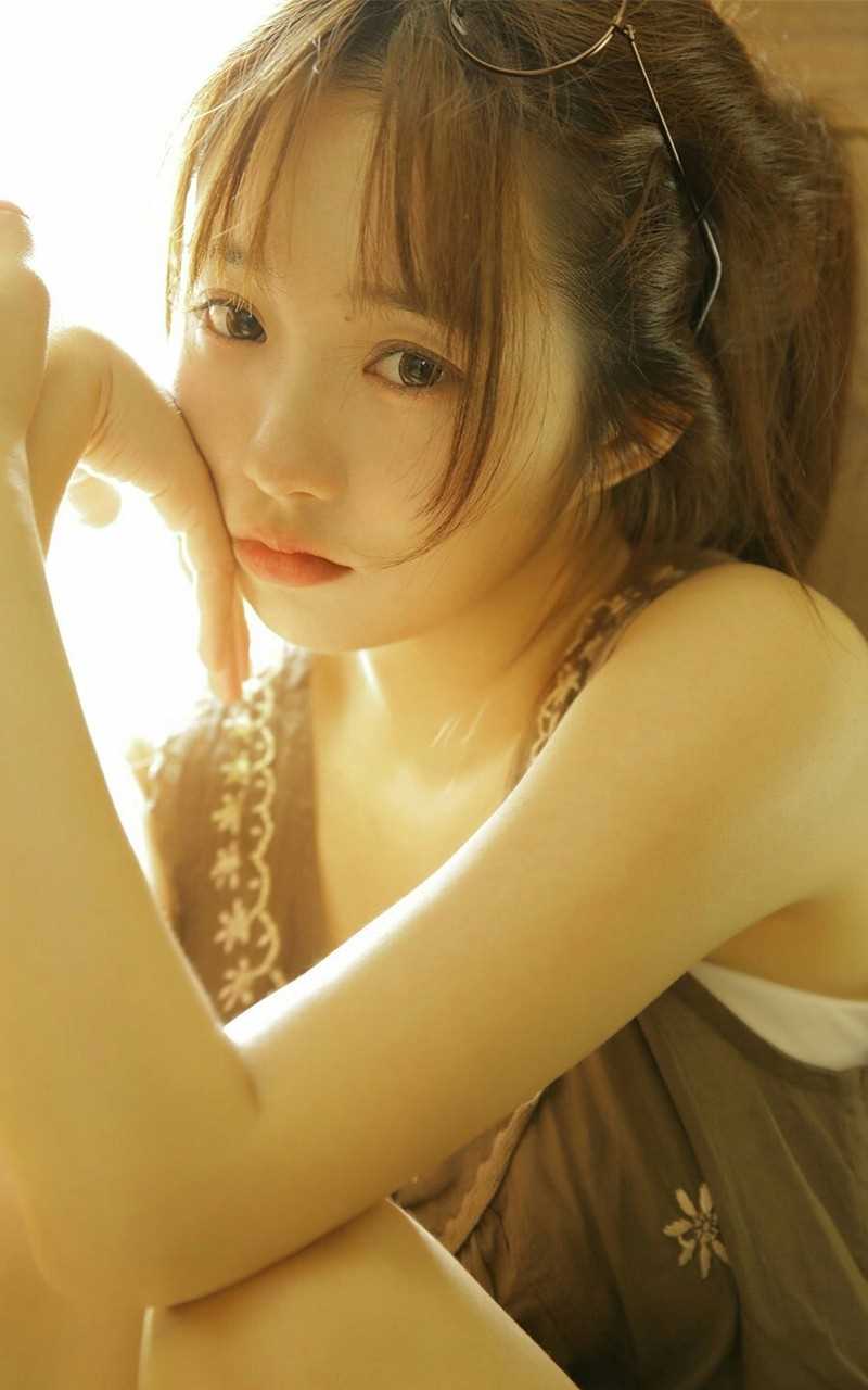 精选极品漂亮幼嫩宅女丰满天然长腿翘臀未成年萝莉清纯图册