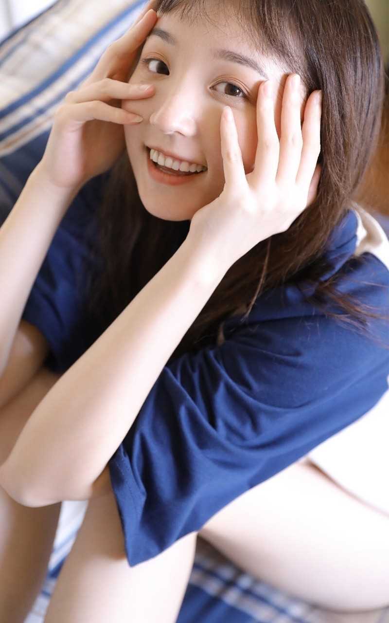 精选元气软妹乖巧可人美女慵懒居家自然养眼清纯图册