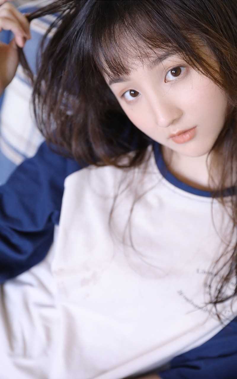 精选元气软妹乖巧可人美女慵懒居家自然养眼清纯图册