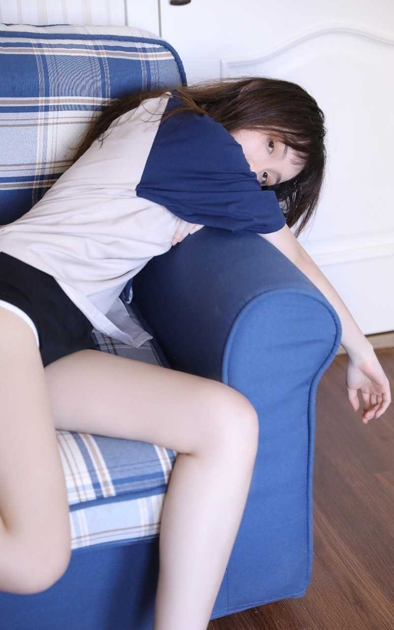 精选元气软妹乖巧可人美女慵懒居家自然养眼清纯图册