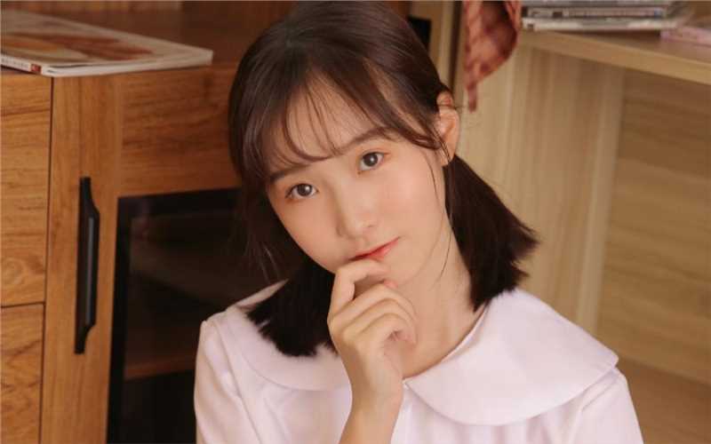 优质可爱绝俗的清纯可人甜美稚嫩私房养眼相册