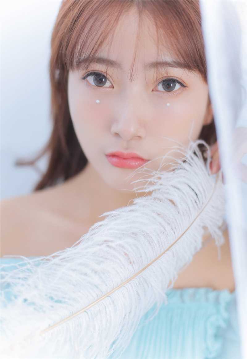 最新梦幻仙气露肩纱裙美女清纯香艳人体诱惑性感图集