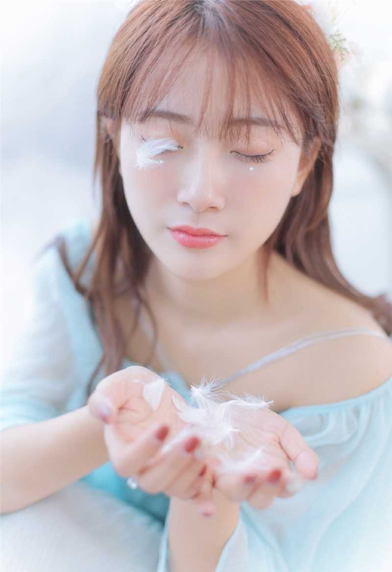 最新梦幻仙气露肩纱裙美女清纯香艳人体诱惑性感图集