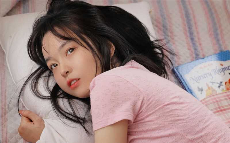 优质邻家清纯美女熟睡私房照内衣香艳诱惑图片相册