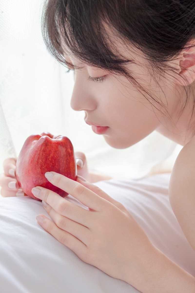 最新清纯美女极品尤物吊带酥胸惹火性感壁纸